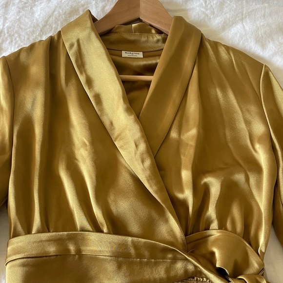 NWOT Aritzia Babaton Davis Blouse - gold/yellow- XS - Picture 5 of 13